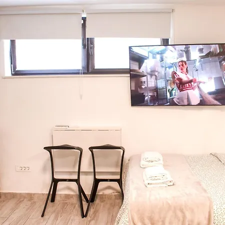 Cozy Condo In Tresnjevka Zagreb Exterior photo