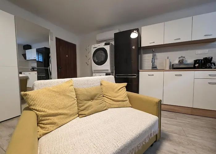 Cozy Condo In Tresnjevka