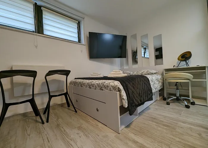 Cozy Condo In Tresnjevka