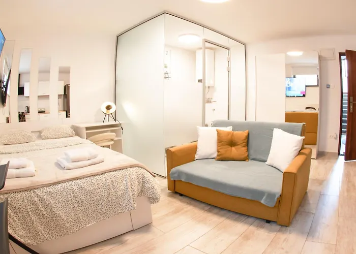 Cozy Condo In Tresnjevka