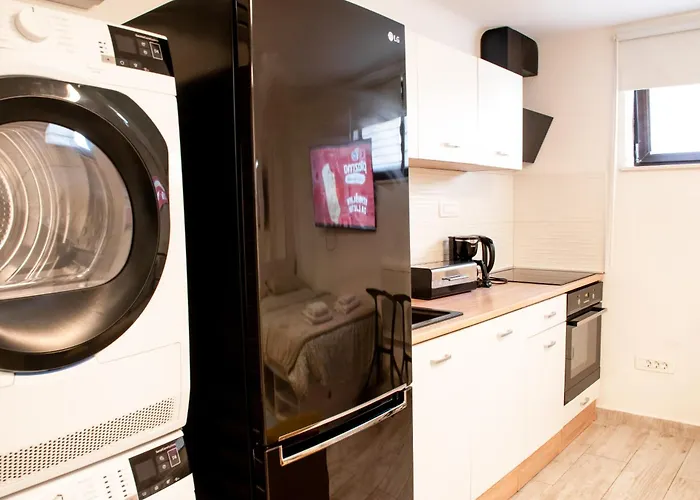 Cozy Condo In Tresnjevka